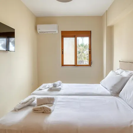 Azure Seaside Living Nyaraló
