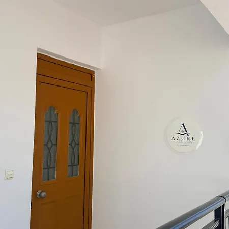Azure Seaside Living Nyaraló